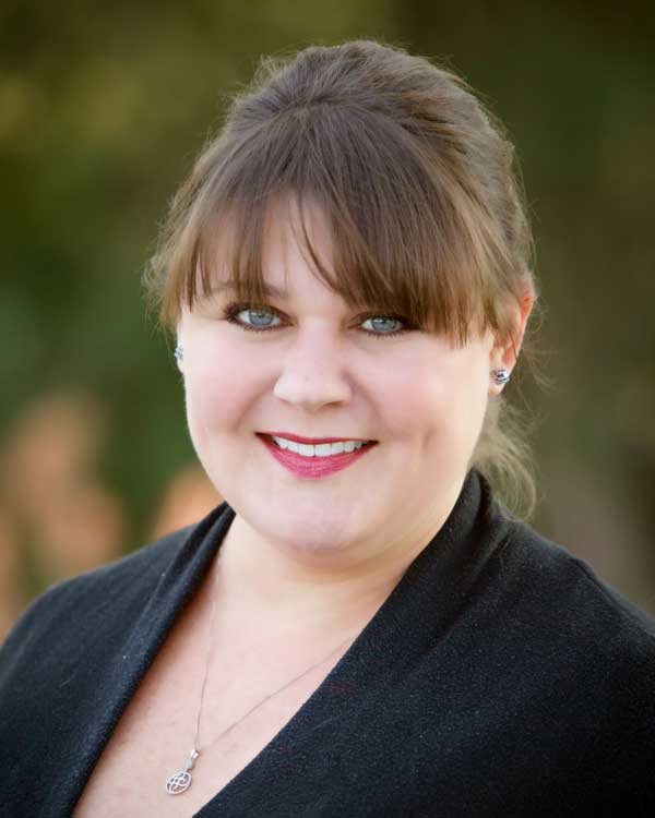Erin Viohl – Front Desk Coordinator Erin Viohl – Front Desk Coordinator